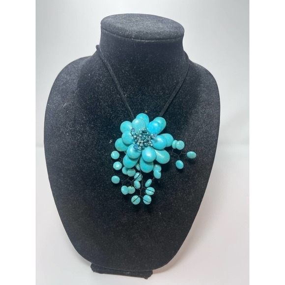 Handmade Natural Turquise flower necklace - Picture 1 of 3